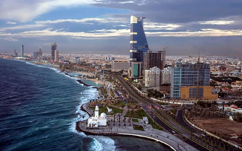 De kustlijn en skyline van Jeddah aan de Rode Zee